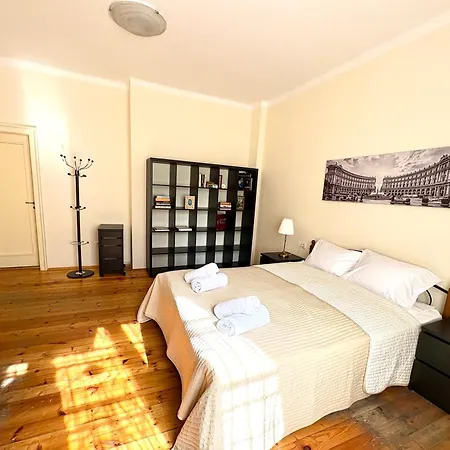 Big & Cozy Central Apartment Apartmán *