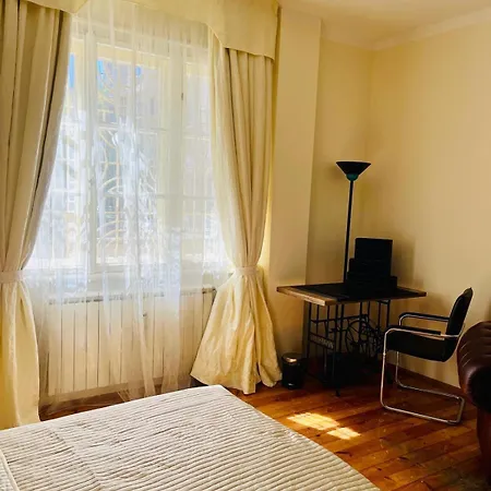 Big & Cozy Central Apartment * 소피아