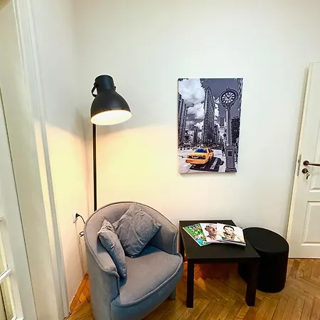 Апартаменты Spacious 2bd 2ba *