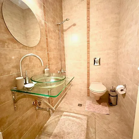 Spacious 2bd 2ba Апартаменты *