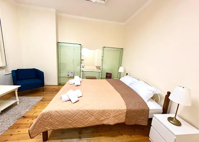 Big & Cozy Central Apartment ソフィア