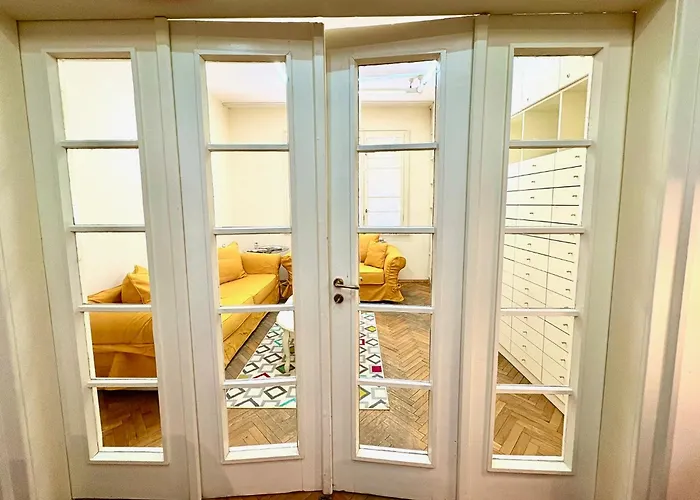 Big & Cozy Central Apartment Διαμέρισμα *